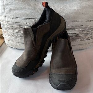 Merrell Men's Brown and Black Slip-On Loafers with select dry. Size 10